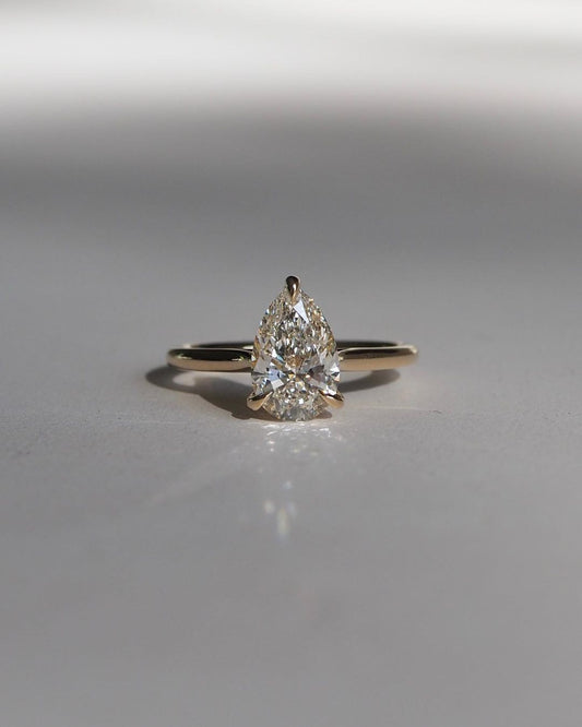 3ct pear cut Lab Grown Diamond Ring Luxurious Engagement Ring, Wedding Ring, Anniversary gift, Bridal Gift For Her